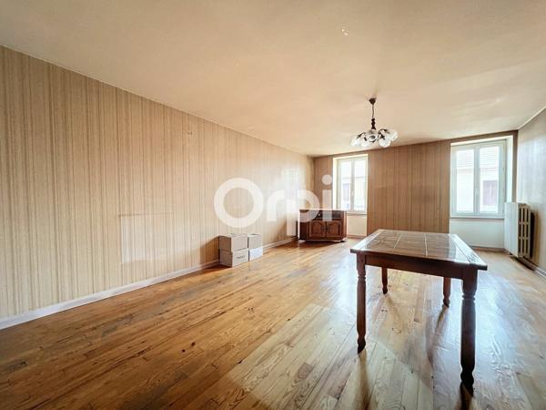 Immeuble à vendre    3 pièces •  Saint-Éloy-les-Mines