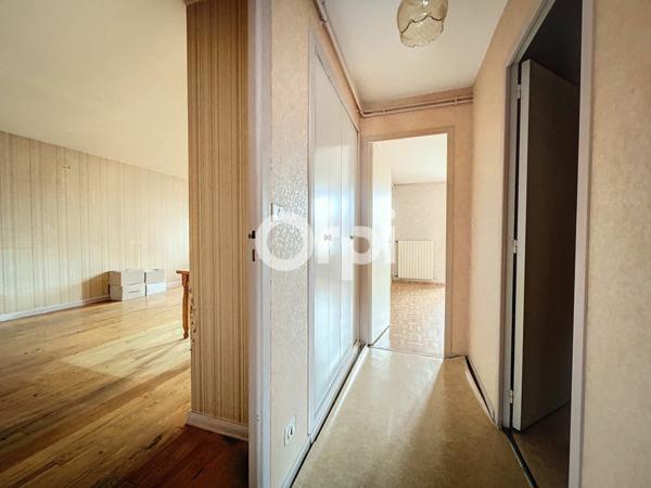 Immeuble à vendre    3 pièces •  Saint-Éloy-les-Mines