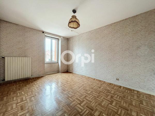 Immeuble à vendre    3 pièces •  Saint-Éloy-les-Mines