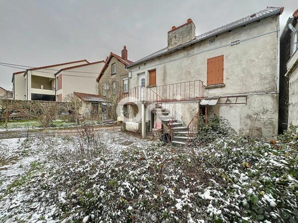 Immeuble à vendre    3 pièces •  Saint-Éloy-les-Mines