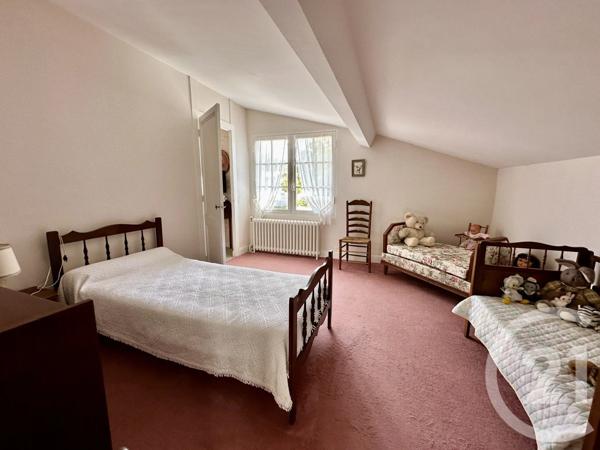 Maison à vendre  6 pièces - 246 m 2   ANDERNOS LES BAINS  - 33