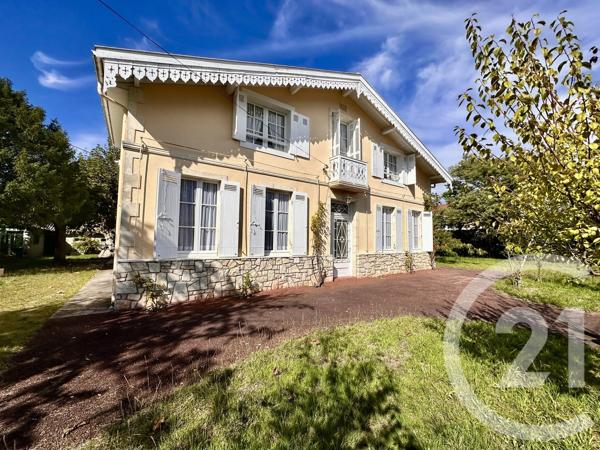 Maison à vendre  6 pièces - 246 m 2   ANDERNOS LES BAINS  - 33
