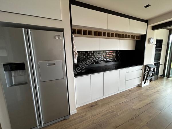 Appartement T3 de 93.5 m² à La Ciotat . Vue Mer au Quartier Calanques . Aucun travaux; FRAIS DE NOTAIRE REDUITS