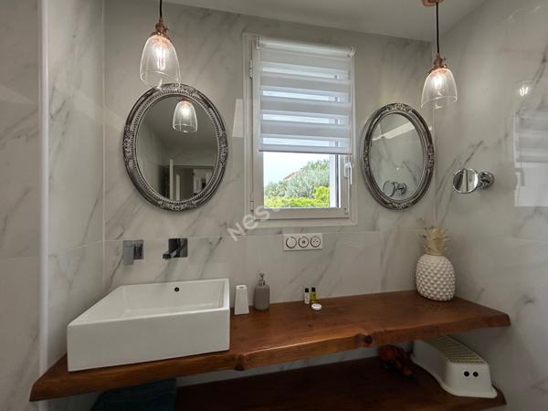 Appartement T3 de 93.5 m² à La Ciotat . Vue Mer au Quartier Calanques . Aucun travaux; FRAIS DE NOTAIRE REDUITS