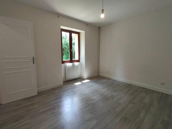 PROPRIETE : MAISON EN PIERRE 150 m²  + ECHOPPE 120 m² + HANGAR 230 m² - TERRAIN 1 HECTARE