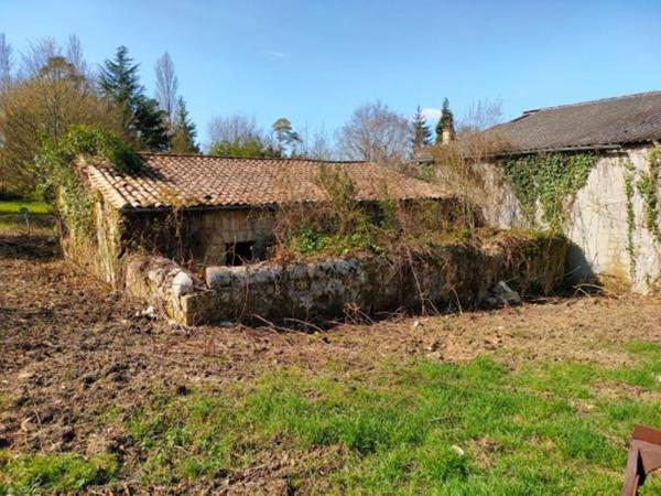 PROPRIETE : MAISON EN PIERRE 150 m²  + ECHOPPE 120 m² + HANGAR 230 m² - TERRAIN 1 HECTARE