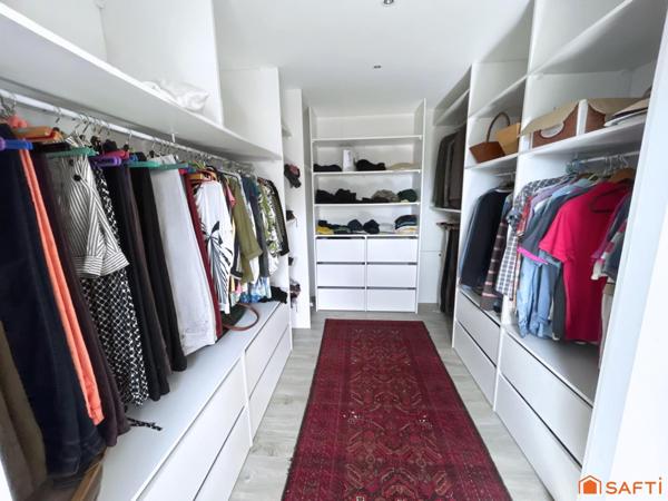 Maison familiale contemporaine proche des commodités