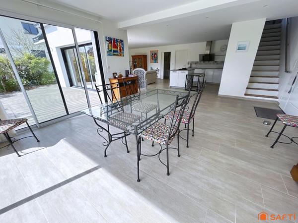 Maison familiale contemporaine proche des commodités