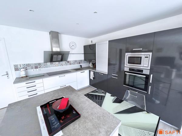 Maison familiale contemporaine proche des commodités