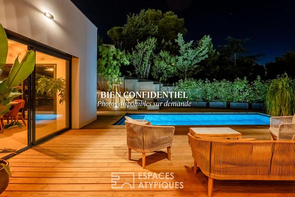 Villa d’architecte neuve aux volumes spectaculaires et piscine effet Bali