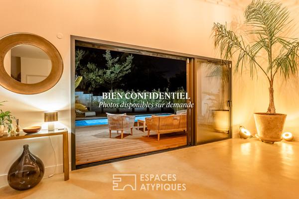 Villa d’architecte neuve aux volumes spectaculaires et piscine effet Bali