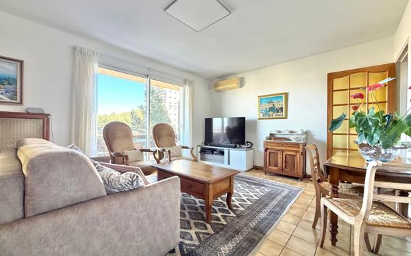 Appartement à vendre    5 pièces • 90,16 m2 Marseille 10