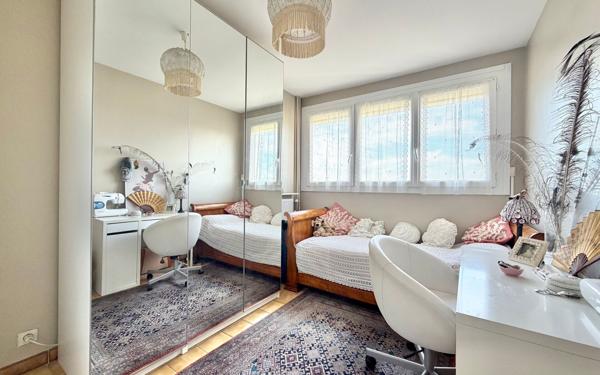 Appartement à vendre    5 pièces • 90,16 m2 Marseille 10