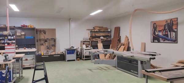 Local à usage d'entrepôt