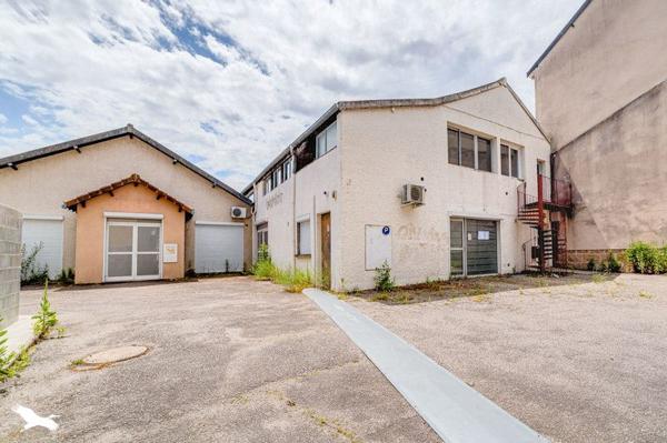 Immeuble à vendre |  Saint-Junien |  637 m²