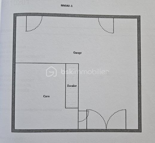 Limite Coubron et la forêt de Bondy, dans un quartier pavillonnaire, maison de plain pied sur sous-sol édifié en 1964 de 100m² habitables et 175m² utiles sur une parcelle de 500m².

LES ATOUTS DU BIEN
• Plain pied surélevé (plateau de 75m²)
• Hauteur sous plafond sous-sol 2m
• Sous-sol traversant idéal pour stationner véhicules dans le jardin arrière
• Terrain devant 140m², 7 véhicules possible
• Jardin arrière 270m² sans VIS-A-VIS
• Panneau solaire et pompe à chaleur AIR / EAU 2025
• Installation climatisation réversible

AGENCEMENT
Rez-de-jardin (75m²)
• Garage traversant
• Buanderie / chaufferie

Etage (75m²)
• Entrée
• Cuisine
• Séjour double (30m²) avec cheminée
• Couloir
• 2 chambres (9,30/9,50m²)
• Salle d'eau
• WC

Combles (25m²)
• Un bureau
• Une chambre

INFORMATIONS TECHNIQUES
• Terrain : façade 10m x profondeur 50m
• Double vitrage PVC avec volets
• Tableau électrique récent
• DPE en D
• Double exposition EST / OUEST
• Ballon d'eau chaude thermodynamique

INFORMATIONS FINANCIERES
• Taxe foncière 1696 euros

Ludovic MOREL
Votre Partenaire Immobilier
Depuis 2010

•••
