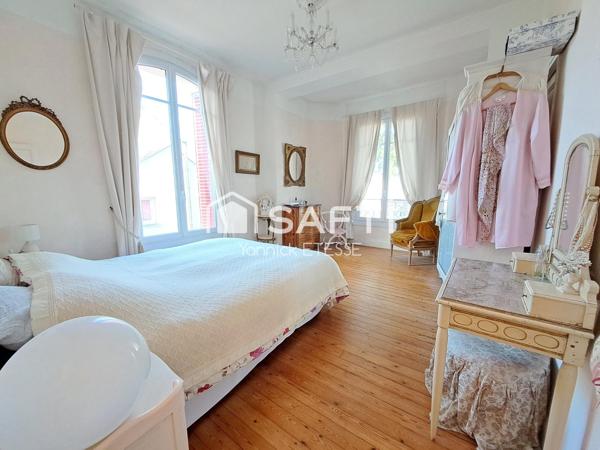 MÉRIEL – Demeure de caractère 165 m2, 5 chambres, 557 m² de terrain, gare ligne H à 7 mns à pied.