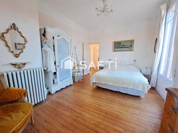 MÉRIEL – Demeure de caractère 165 m2, 5 chambres, 557 m² de terrain, gare ligne H à 7 mns à pied.