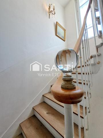 MÉRIEL – Demeure de caractère 165 m2, 5 chambres, 557 m² de terrain, gare ligne H à 7 mns à pied.