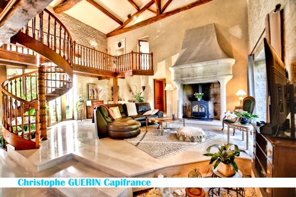 Maison à vendre 8 pièces proche de CHAMPNIERS (16)