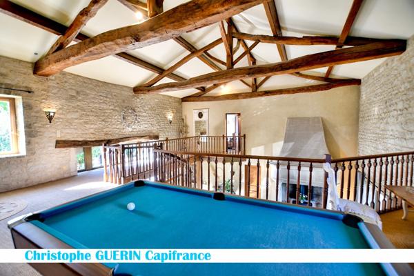 Maison à vendre 8 pièces proche de CHAMPNIERS (16)