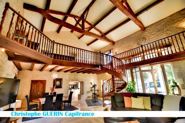 Maison à vendre 8 pièces proche de CHAMPNIERS (16)