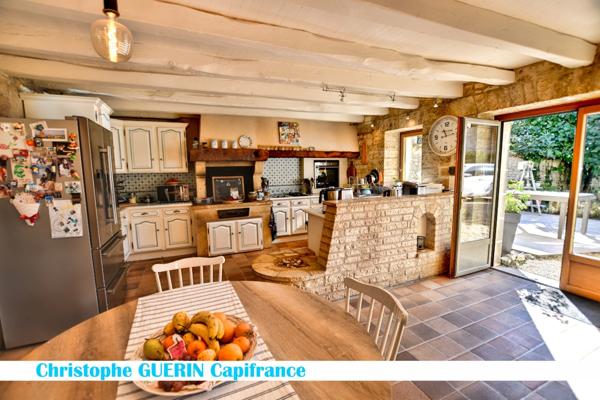 Maison à vendre 8 pièces proche de CHAMPNIERS (16)