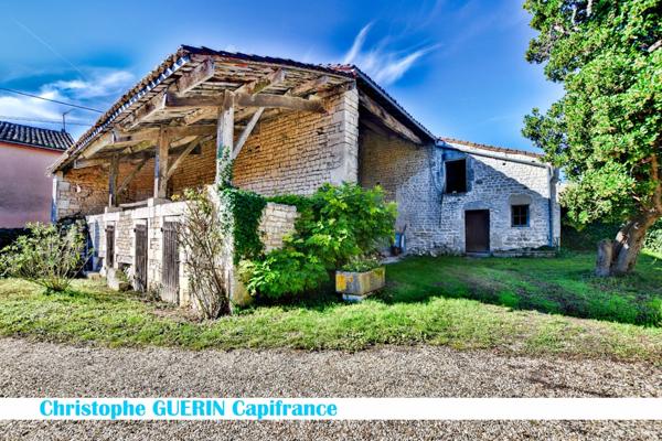 Maison à vendre 8 pièces proche de CHAMPNIERS (16)