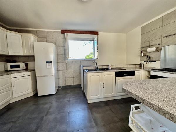 Vente / Maison avec dépendance à Laudun-l'Ardoise (30290)