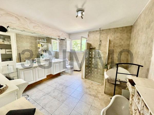 Vente / Maison avec dépendance à Laudun-l'Ardoise (30290)