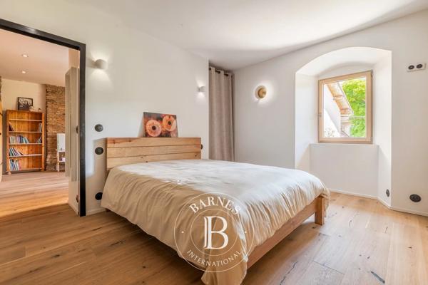 Sciez, Maison 5 Chambres -  304 m² à vendre