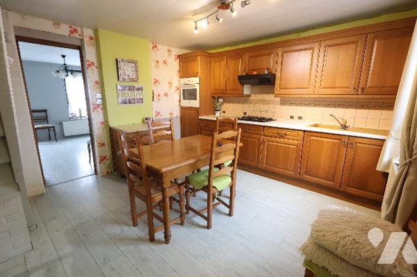 Charmante maison individuelle, 2 chambres, garage, terrain.