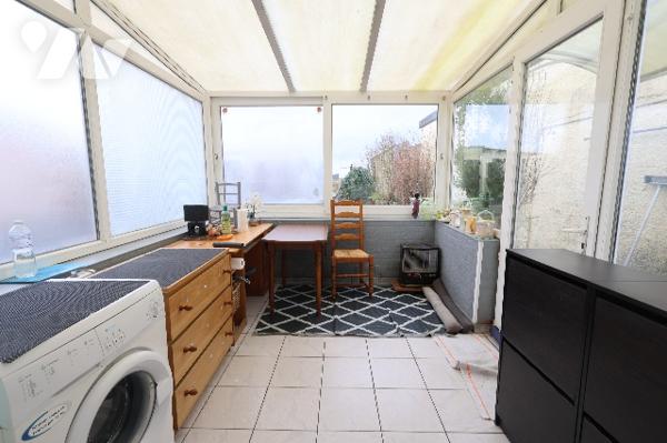 Charmante maison individuelle, 2 chambres, garage, terrain.