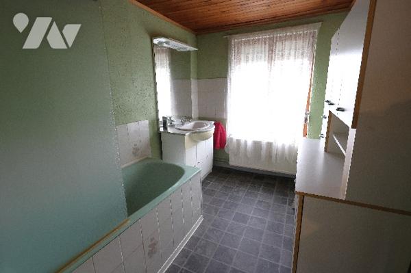 Charmante maison individuelle, 2 chambres, garage, terrain.