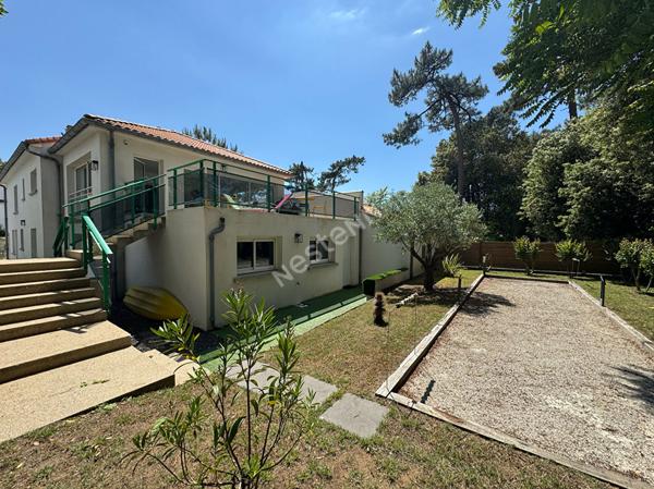 Maison Saint Georges De Didonne 10 pièce(s) 220 m2