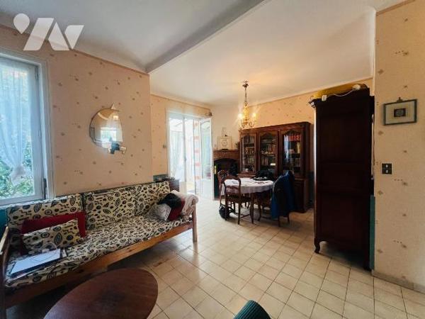 A VENDRE - PORNICHET CENTRE - SECTEUR DE GAULLE - GARE - MAISON T3 AVEC DEPENDANCE 
Emplacemen...