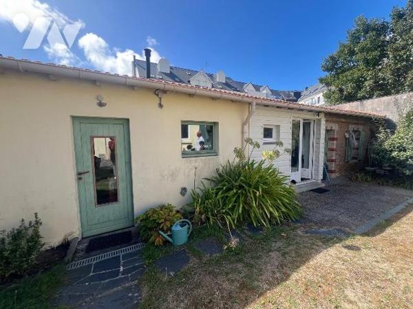 A VENDRE - PORNICHET CENTRE - SECTEUR DE GAULLE - GARE - MAISON T3 AVEC DEPENDANCE 
Emplacemen...