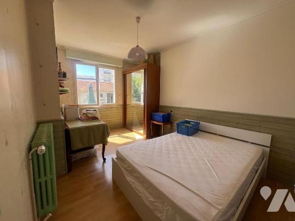 A VENDRE - PORNICHET CENTRE - SECTEUR DE GAULLE - GARE - MAISON T3 AVEC DEPENDANCE 
Emplacemen...