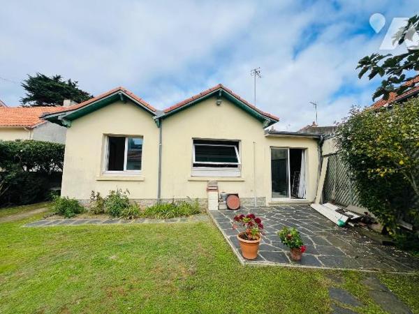 A VENDRE - PORNICHET CENTRE - SECTEUR DE GAULLE - GARE - MAISON T3 AVEC DEPENDANCE 
Emplacemen...