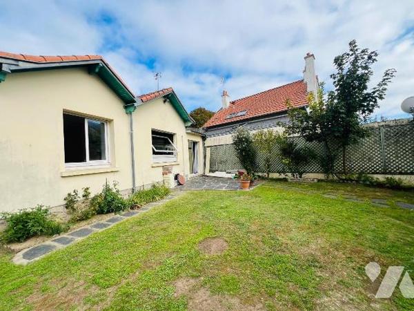 A VENDRE - PORNICHET CENTRE - SECTEUR DE GAULLE - GARE - MAISON T3 AVEC DEPENDANCE 
Emplacemen...