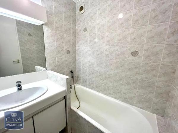 Appartement à louer 2 pièces 55.01m² Jacob-Bellecombette (73000)