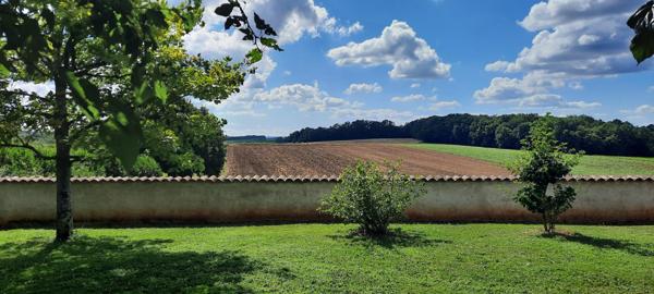 Maison à Agonac, 24460 - 3 pièces 150m²