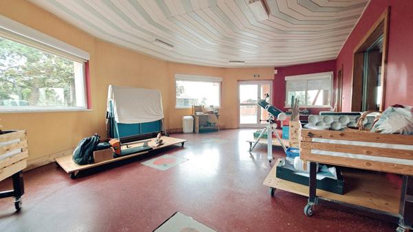 Ensemble immobilier professionnel avec hall de 600 m² et logement de service – Rottelsheim