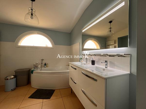 BUXEROLLES - Maison T6 dans un secteur calme , Buxerolles