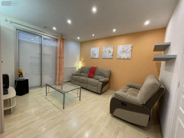 Maison individuelle à vendre à Nueil-les-Aubiers dans les Deux-Sèvres (79250), ref : AGM 60*