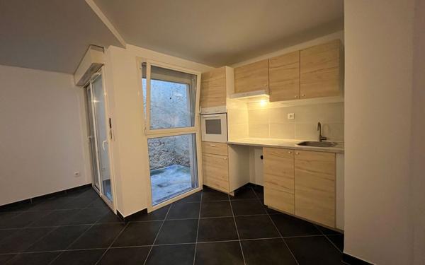 Appartement à vendre    1 pièce • 26,40 m2 Pélissanne