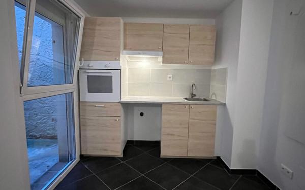 Appartement à vendre    1 pièce • 26,40 m2 Pélissanne