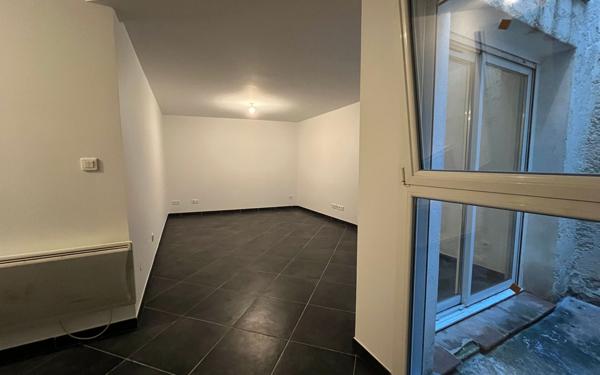 Appartement à vendre    1 pièce • 26,40 m2 Pélissanne