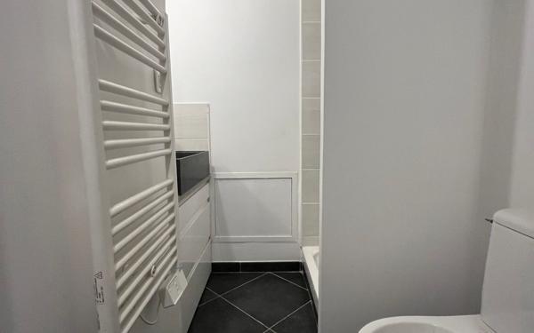 Appartement à vendre    1 pièce • 26,40 m2 Pélissanne