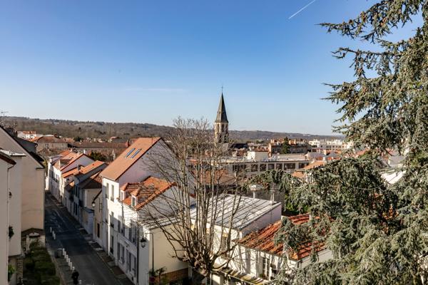 RUEIL-MALMAISON - COEUR DE VILLE - APPARTEMENT FAMILIAL 78 M² - 3 CHAMBRES - 3 BALCONS - 4e ETAGE/5 - BOX - CAVE -